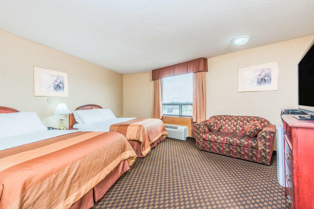 Howard Johnson By Wyndham Kitchener Conestoga מראה חיצוני תמונה