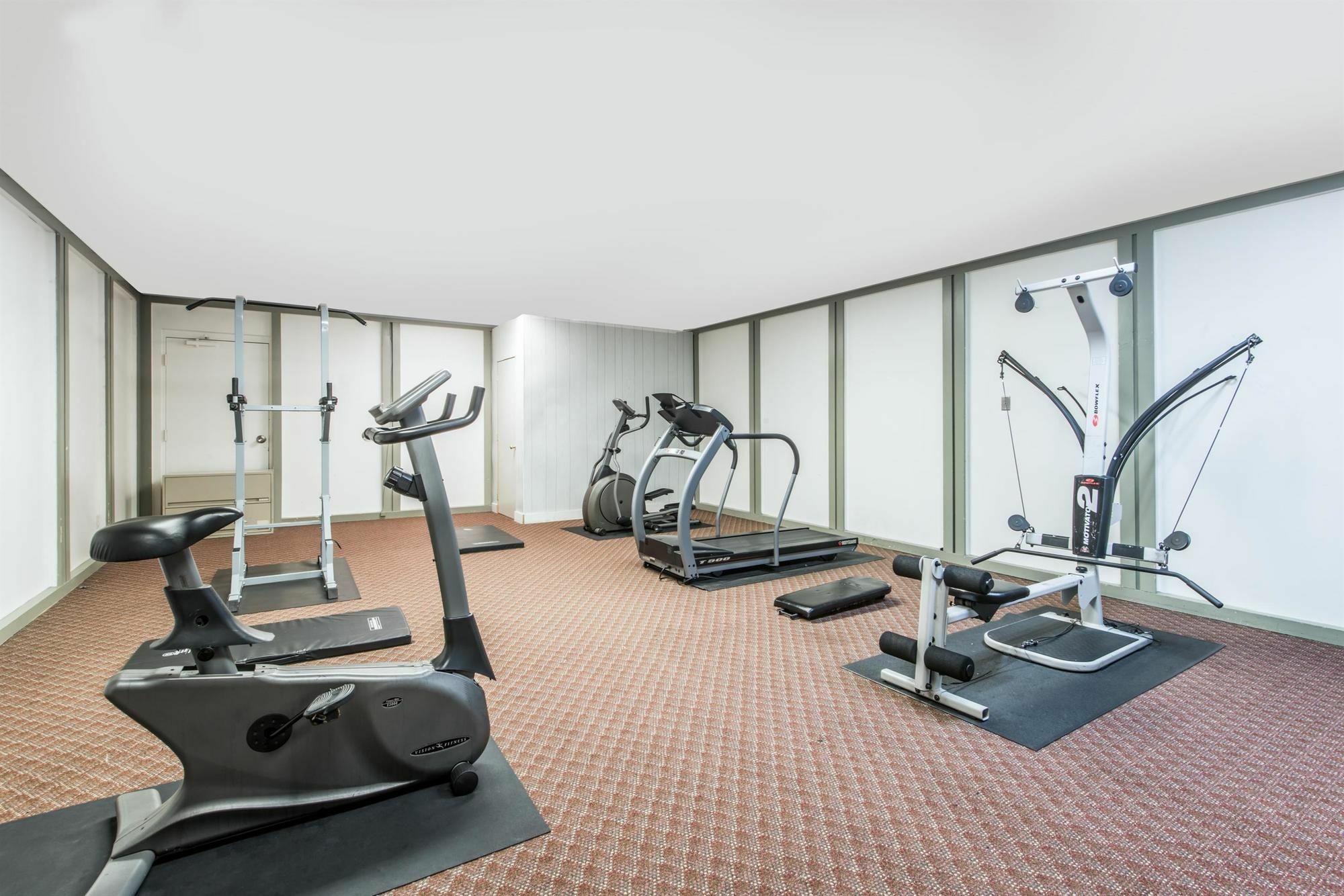 Howard Johnson By Wyndham Kitchener Conestoga מראה חיצוני תמונה