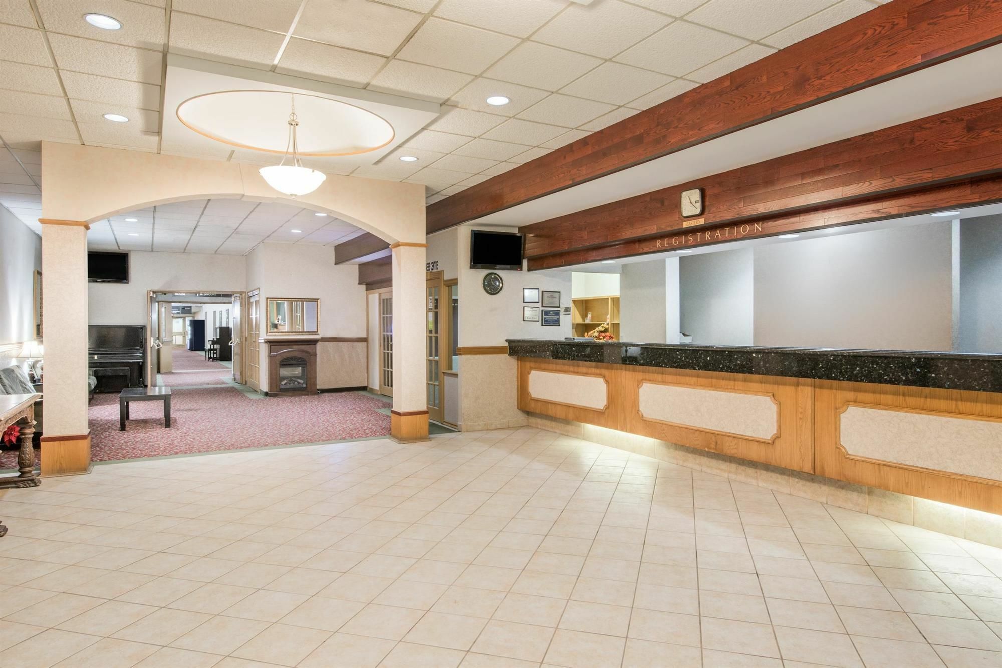 Howard Johnson By Wyndham Kitchener Conestoga מראה חיצוני תמונה